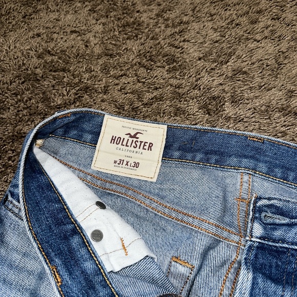 HOLLISTER RIPPED JEANS - Picture 2 of 6